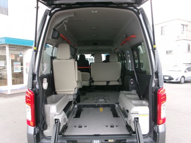 NISSAN NV350 CARAVAN 2025