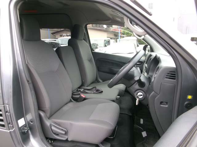 NISSAN NV350 CARAVAN 2025