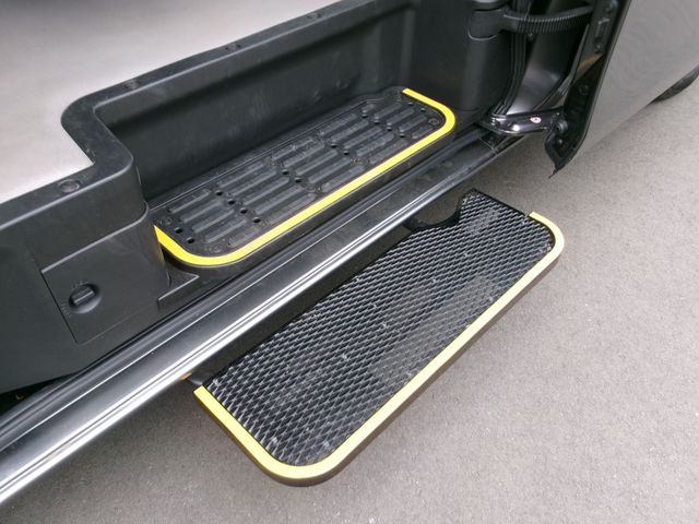 NISSAN NV350 CARAVAN 2025