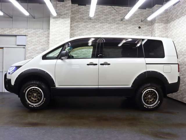 MITSUBISHI DELICA D:5 4WD 2011