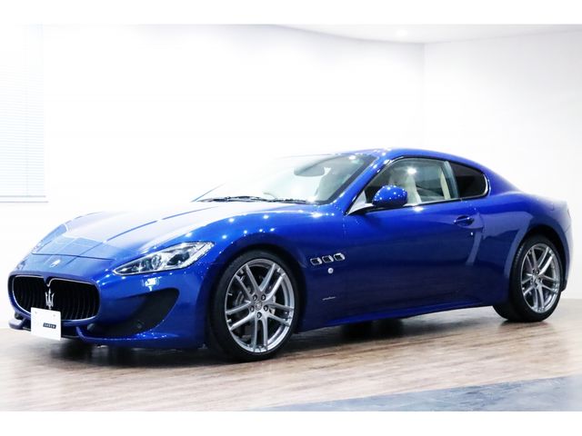 MASERATI MASERATI GRANTURISMO 2015