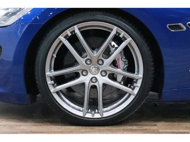 MASERATI MASERATI GRANTURISMO 2015