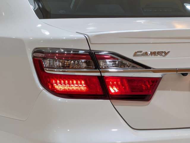 TOYOTA CAMRY HYBRID 2015