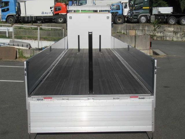 MITSUBISHI FUSOU SUPER GREAT 2025