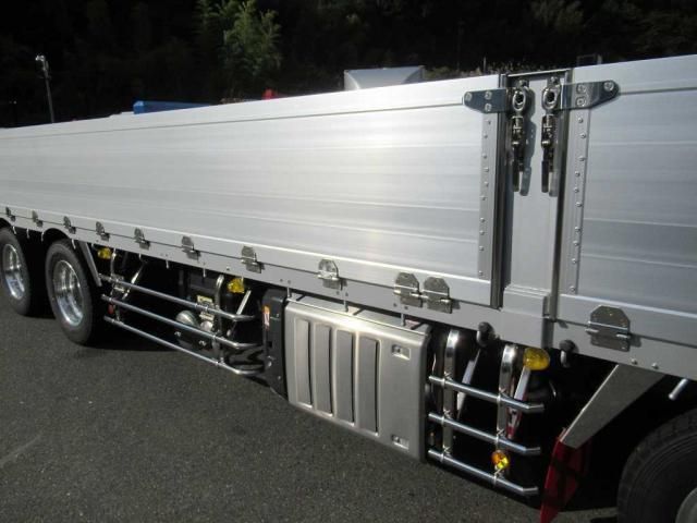 MITSUBISHI FUSOU SUPER GREAT 2025