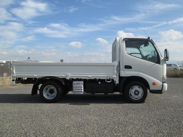 HINO DUTRO 2025