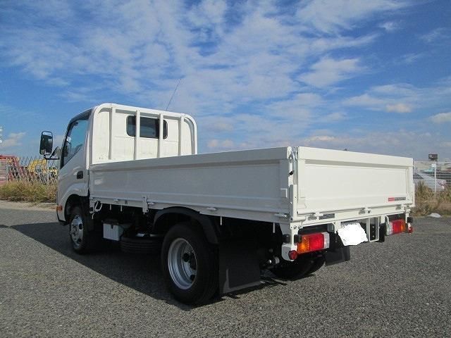 HINO DUTRO 2025