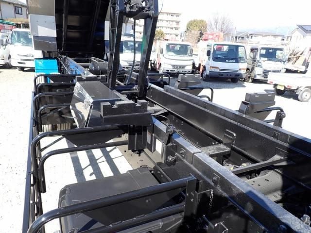 MITSUBISHI FUSOU SUPER GREAT 2025