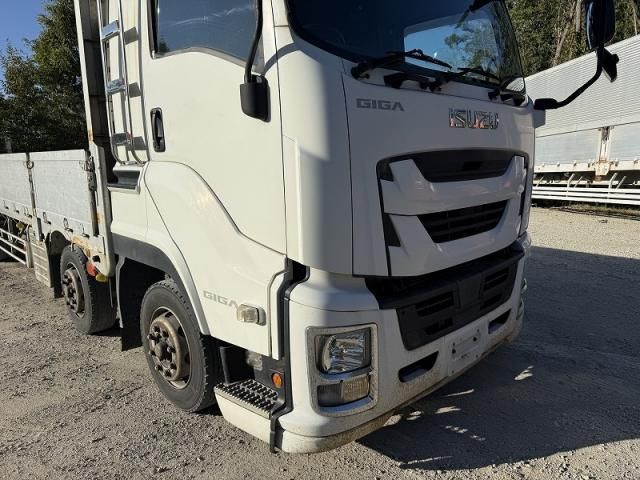 ISUZU GIGA 2017