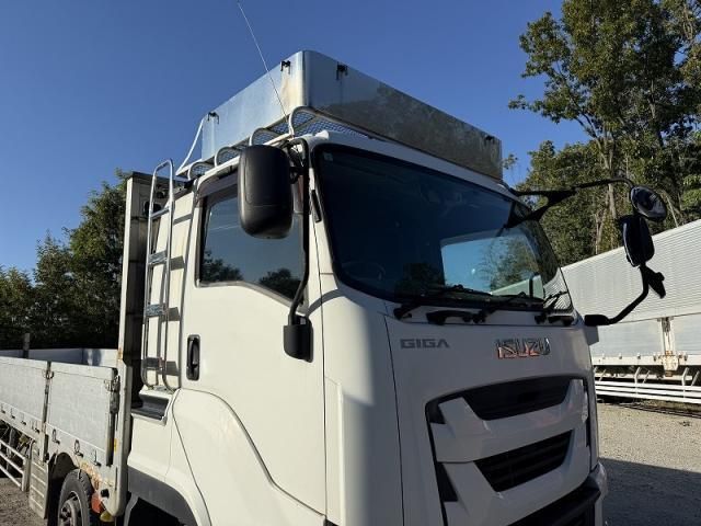 ISUZU GIGA 2017