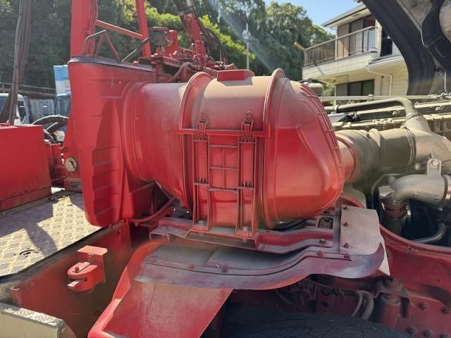 MITSUBISHI FUSOU SUPER GREAT 2014