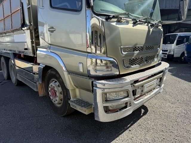 MITSUBISHI FUSOU SUPER GREAT 2015