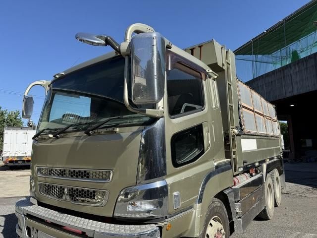 MITSUBISHI FUSOU SUPER GREAT 2015