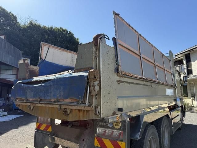 MITSUBISHI FUSOU SUPER GREAT 2015