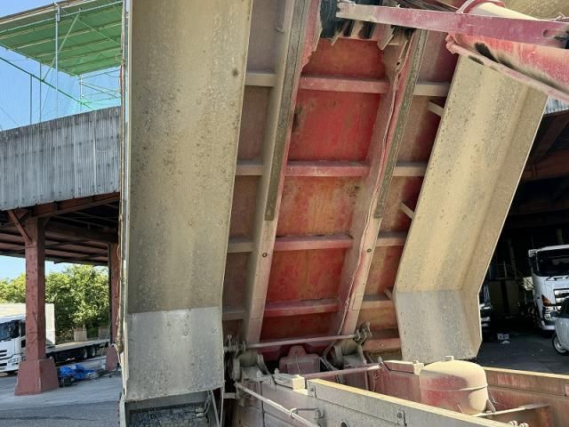 MITSUBISHI FUSOU SUPER GREAT 2015