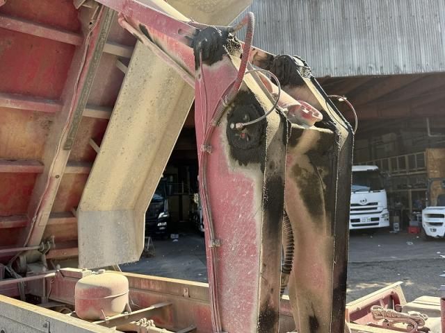 MITSUBISHI FUSOU SUPER GREAT 2015