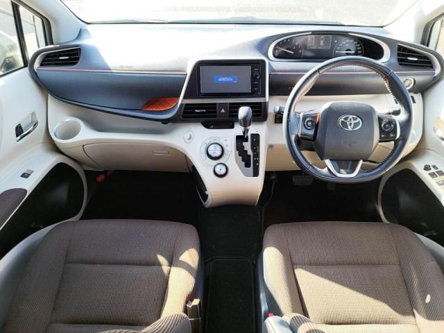 TOYOTA SIENTA 2016