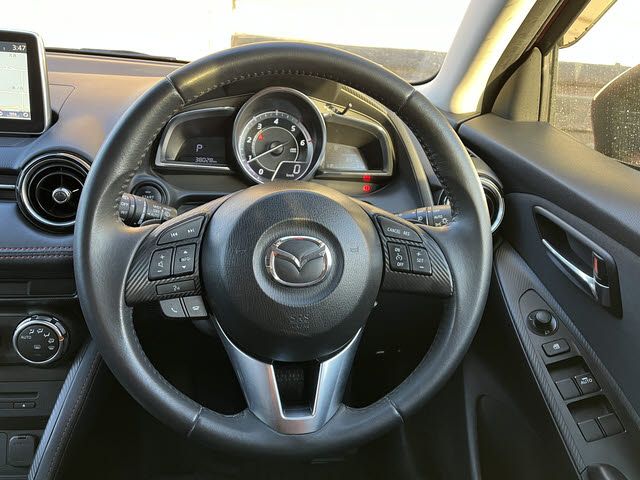 MAZDA DEMIO 2015