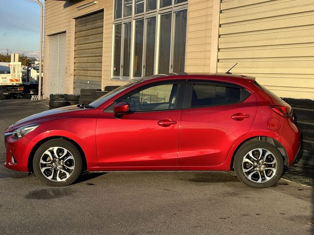 MAZDA DEMIO 2015