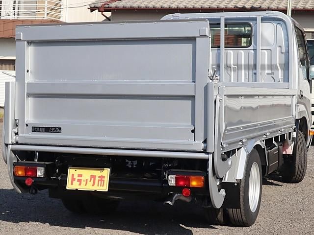 TOYOTA DYNA 2016