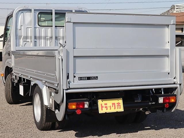 TOYOTA DYNA 2016