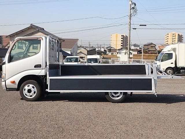 TOYOTA DYNA 2016