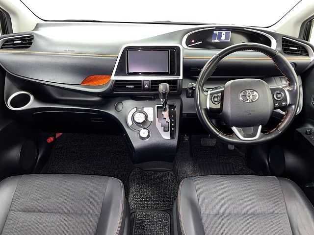 TOYOTA SIENTA HYBRID 2018