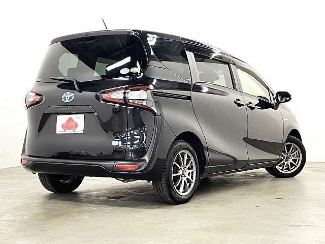TOYOTA SIENTA HYBRID 2018