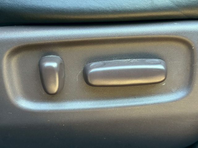 TOYOTA MARK X ZIO 2007