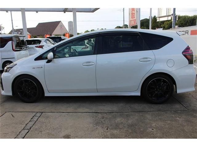 TOYOTA PRIUS Alpha 2016