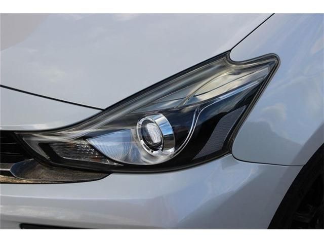 TOYOTA PRIUS Alpha 2016