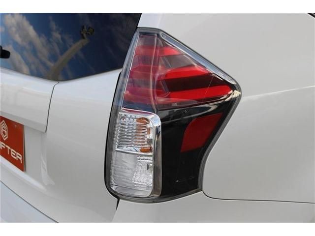 TOYOTA PRIUS Alpha 2016