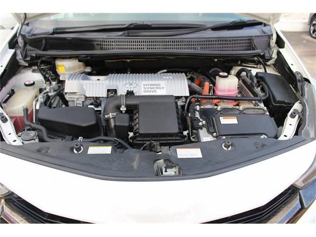 TOYOTA PRIUS Alpha 2016