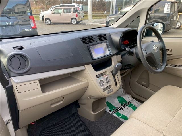 DAIHATSU MOVE 4WD 2013