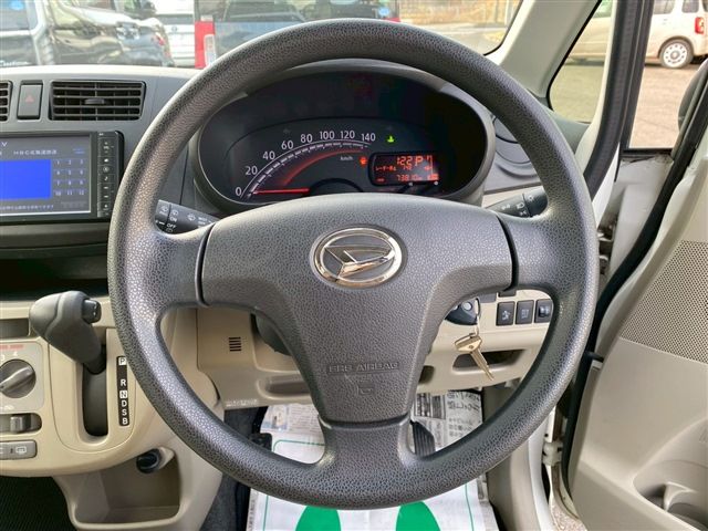 DAIHATSU MOVE 4WD 2013