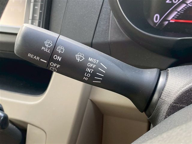 DAIHATSU MOVE 4WD 2013