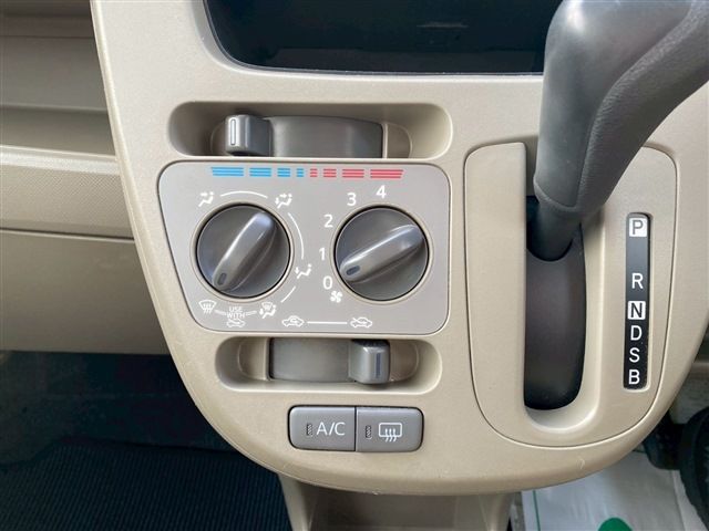 DAIHATSU MOVE 4WD 2013