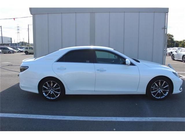 TOYOTA MARK X 2017