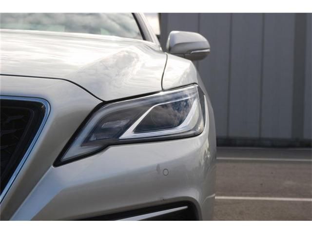 TOYOTA CROWN sedan hybrid 2018