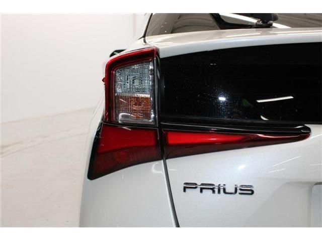 TOYOTA PRIUS 2019