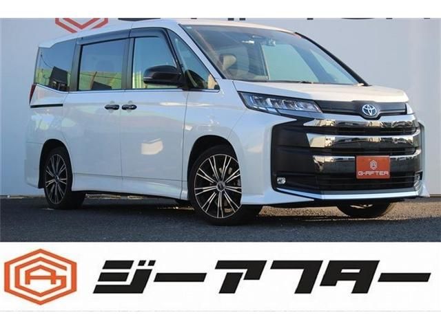 TOYOTA NOAH HYBRID 2022