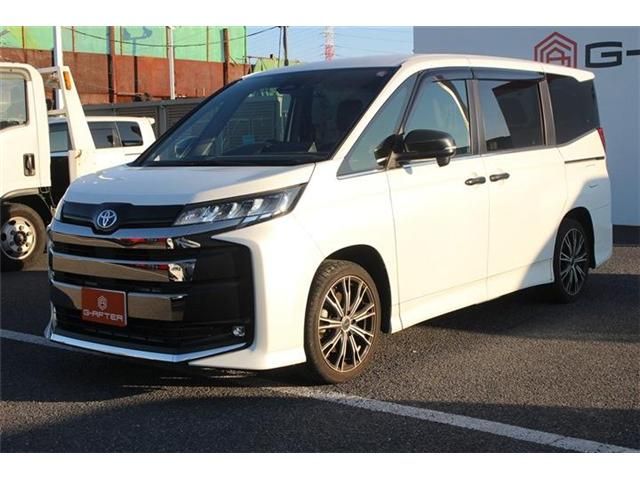 TOYOTA NOAH HYBRID 2022