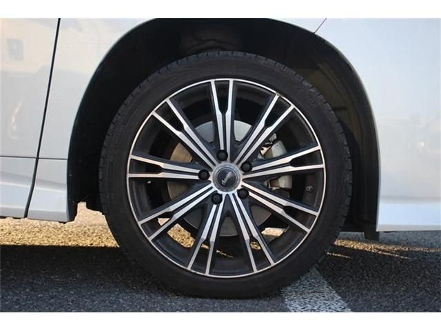 TOYOTA NOAH HYBRID 2022