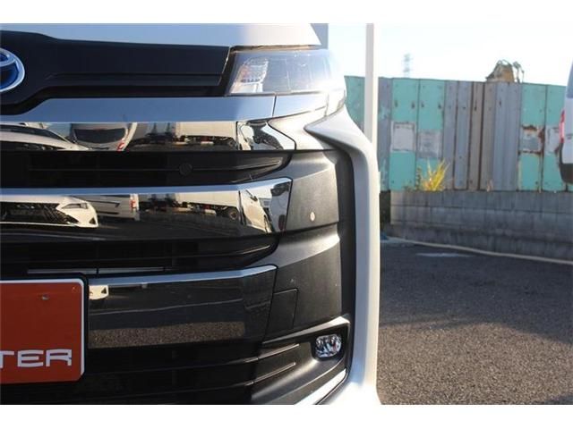 TOYOTA NOAH HYBRID 2022