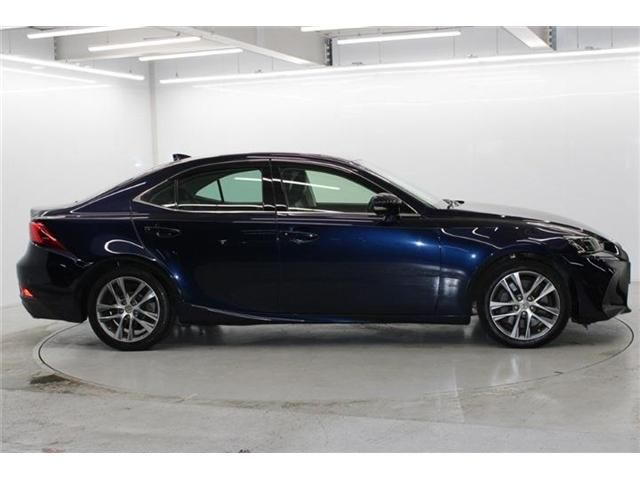 TOYOTA LEXUS IS200t 2017