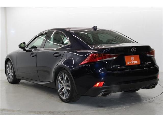 TOYOTA LEXUS IS200t 2017