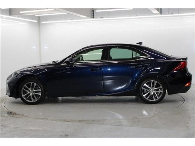 TOYOTA LEXUS IS200t 2017