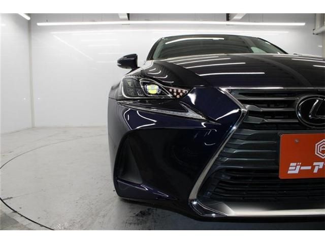 TOYOTA LEXUS IS200t 2017