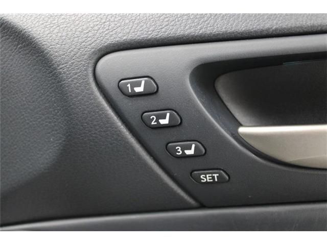 TOYOTA LEXUS IS200t 2017