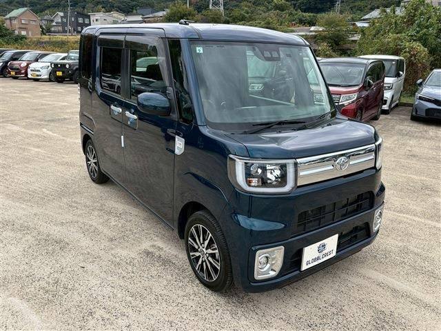 TOYOTA PIXIS MEGA 2021